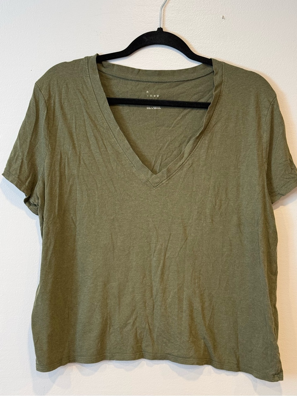 A New Day Women's Olive Green V-Neck Short Sleeve Tee Size Large
